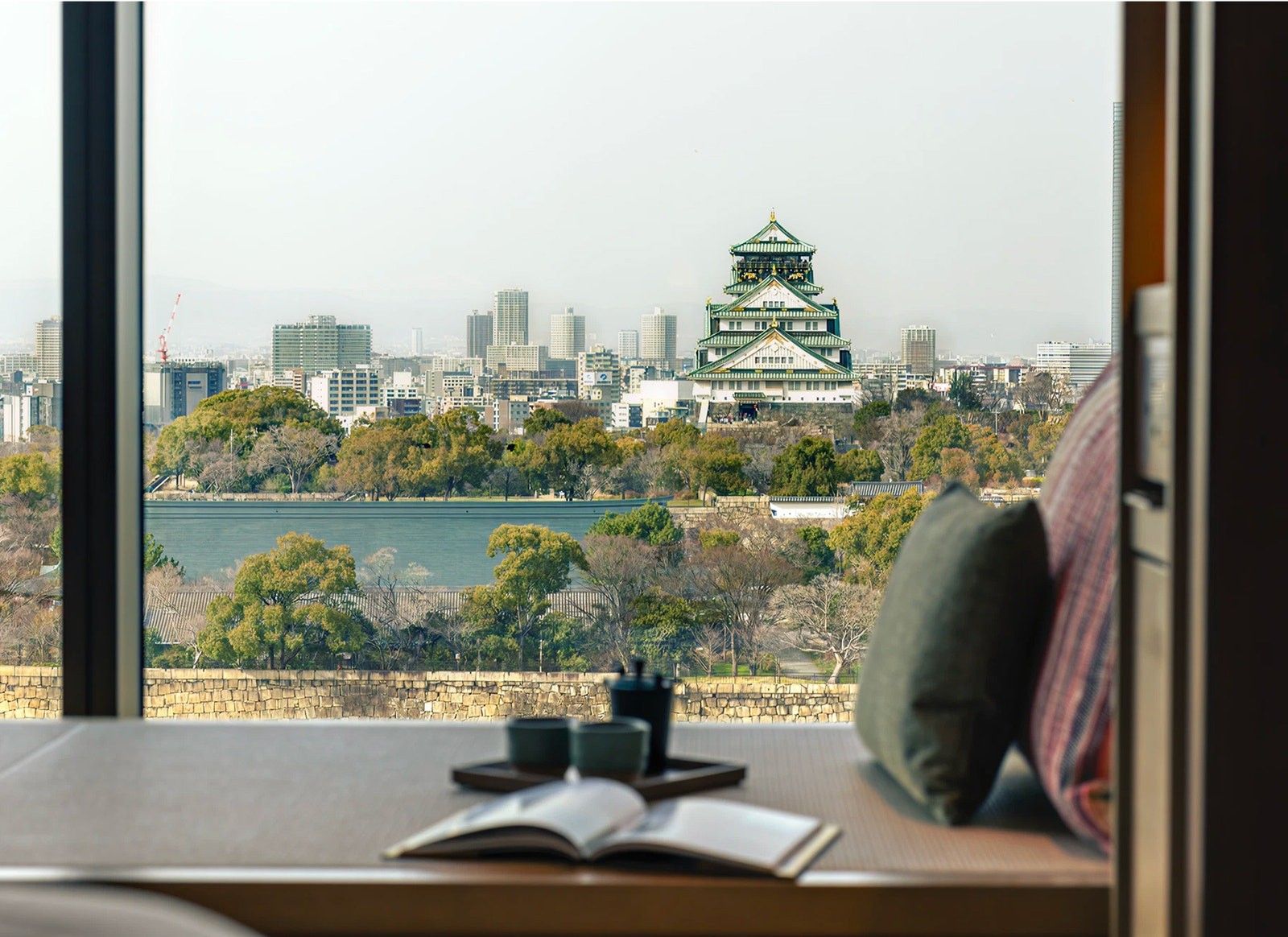 Suíte do Patina Osaka com vista para o Castelo de Osaka