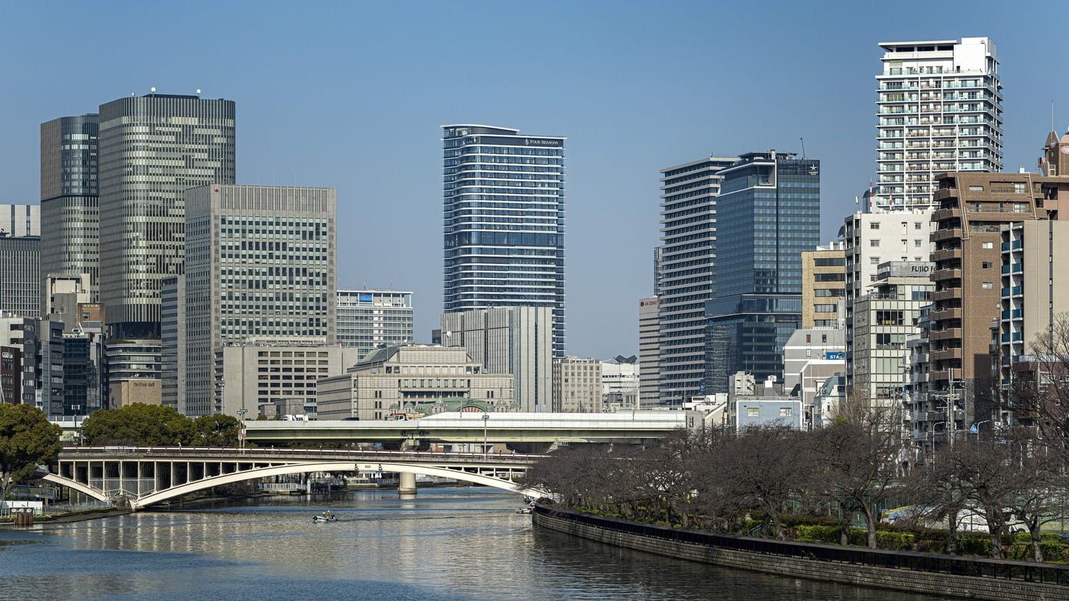 Paisagem urbana e rios de Osaka vistos da região de Dojima