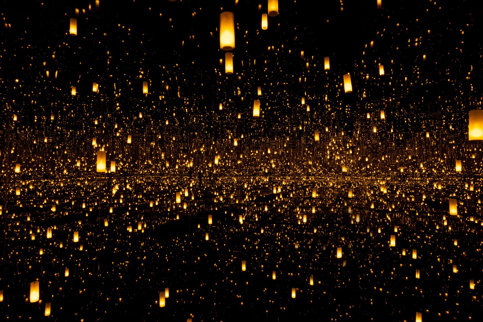 Aftermath of Obliteration of Eternity, instalação imersiva de Yayoi Kusama no Inhotim