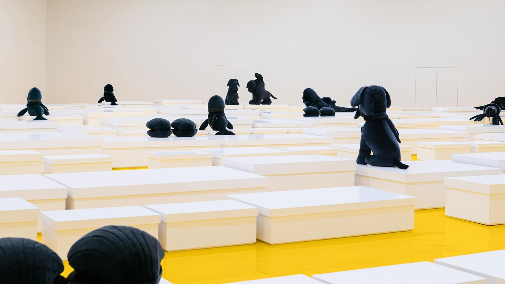 Loewe faz do inverno um jogo de arte e proporção
