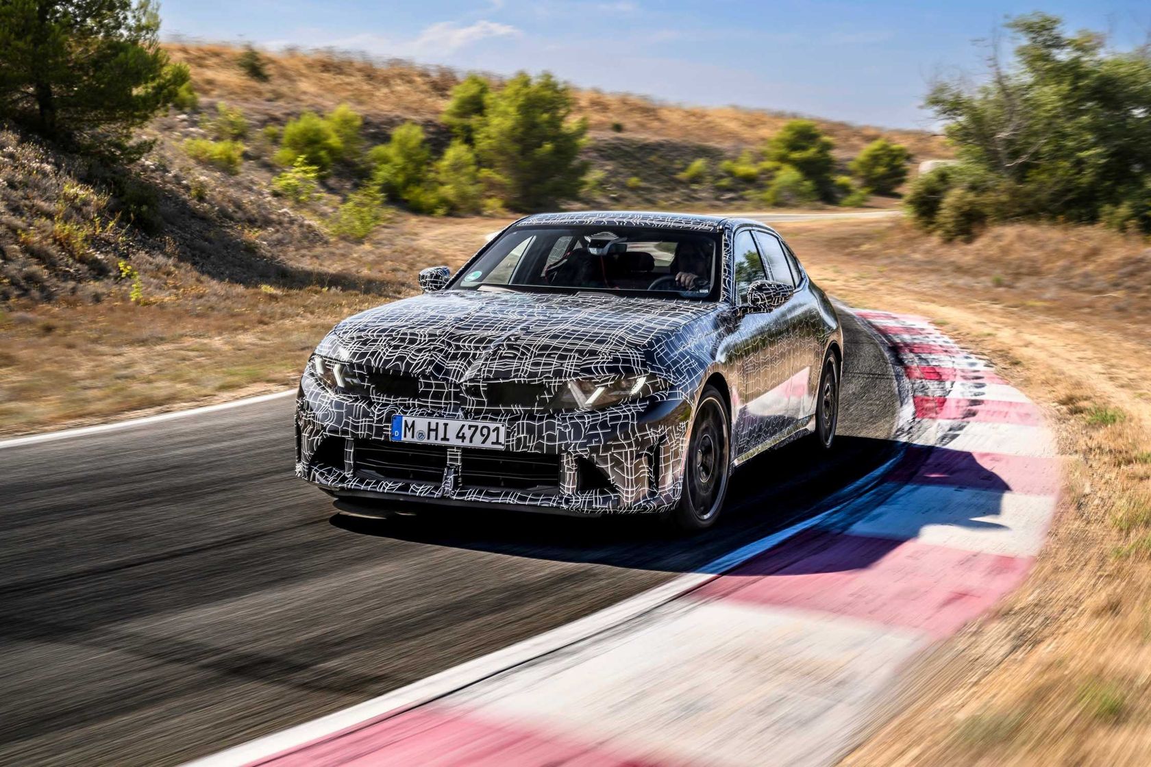 Fotografia da matéria: Novo BMW Série 3 entra na reta final dos testes