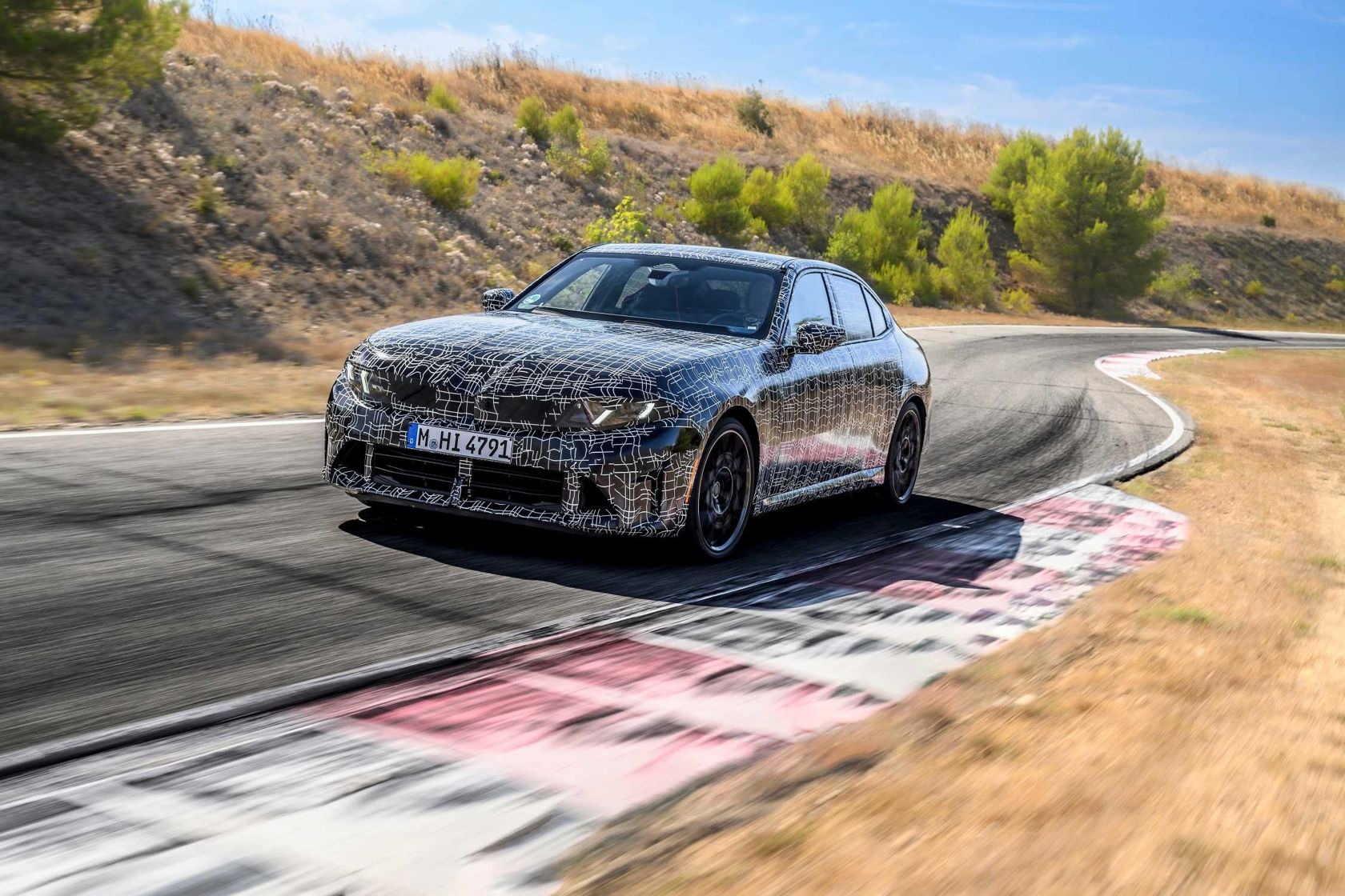 Fotografia da matéria: Novo BMW Série 3 entra na reta final dos testes