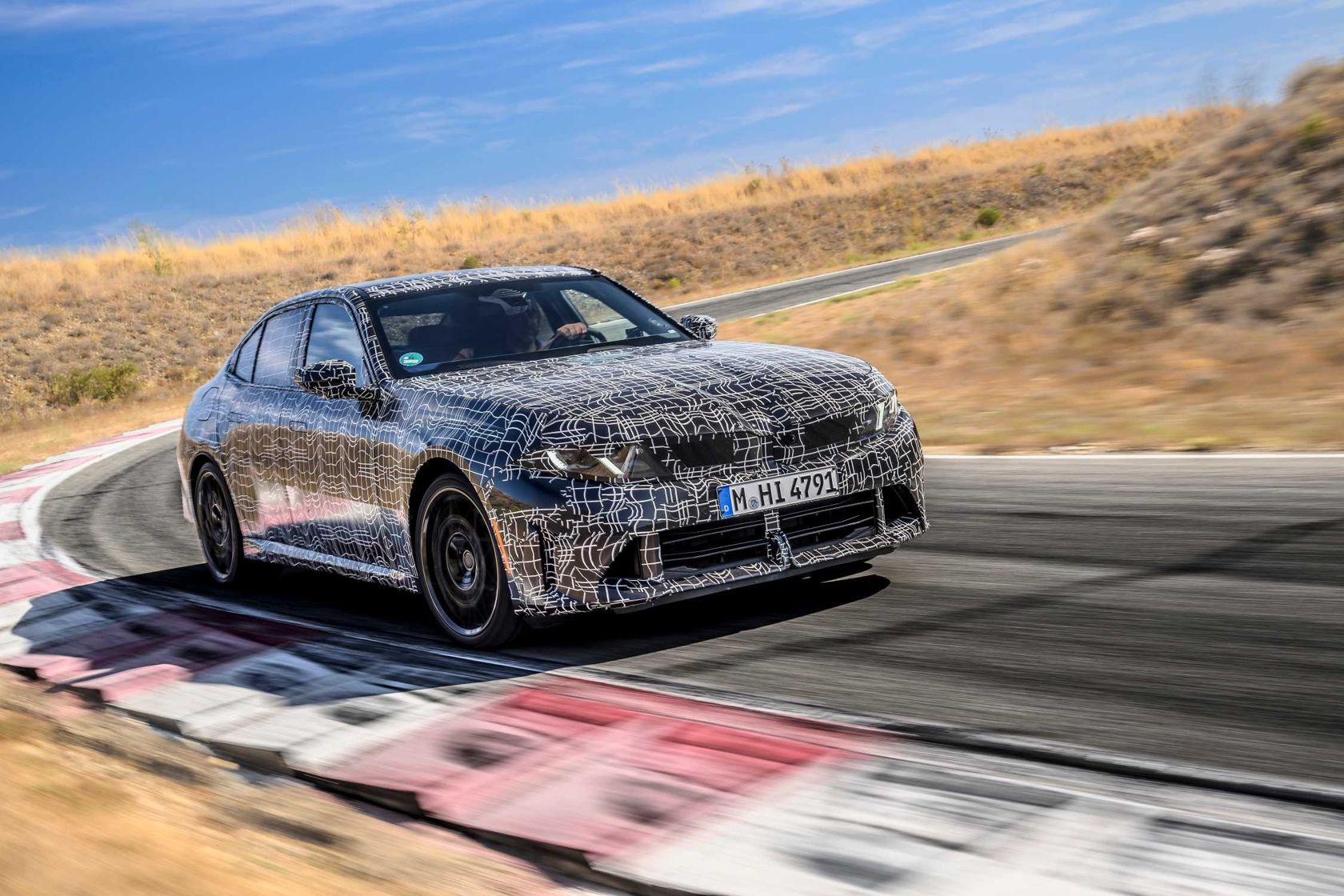 Fotografia da matéria: Novo BMW Série 3 entra na reta final dos testes