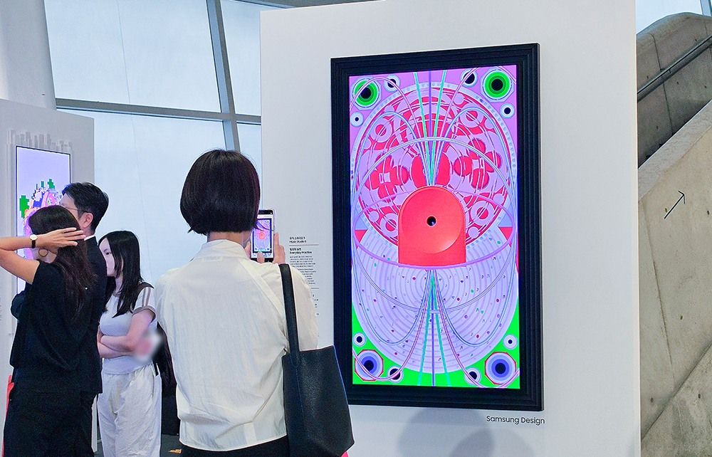 Fotografia da matéria: Samsung transforma telas OLED em molduras na Design Miami Seoul