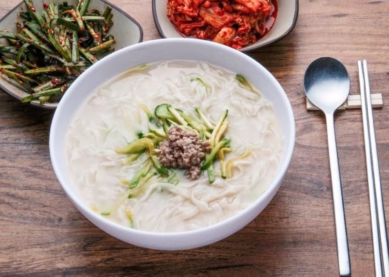 Tigela de kalguksu do Biwon Son Kalguksu