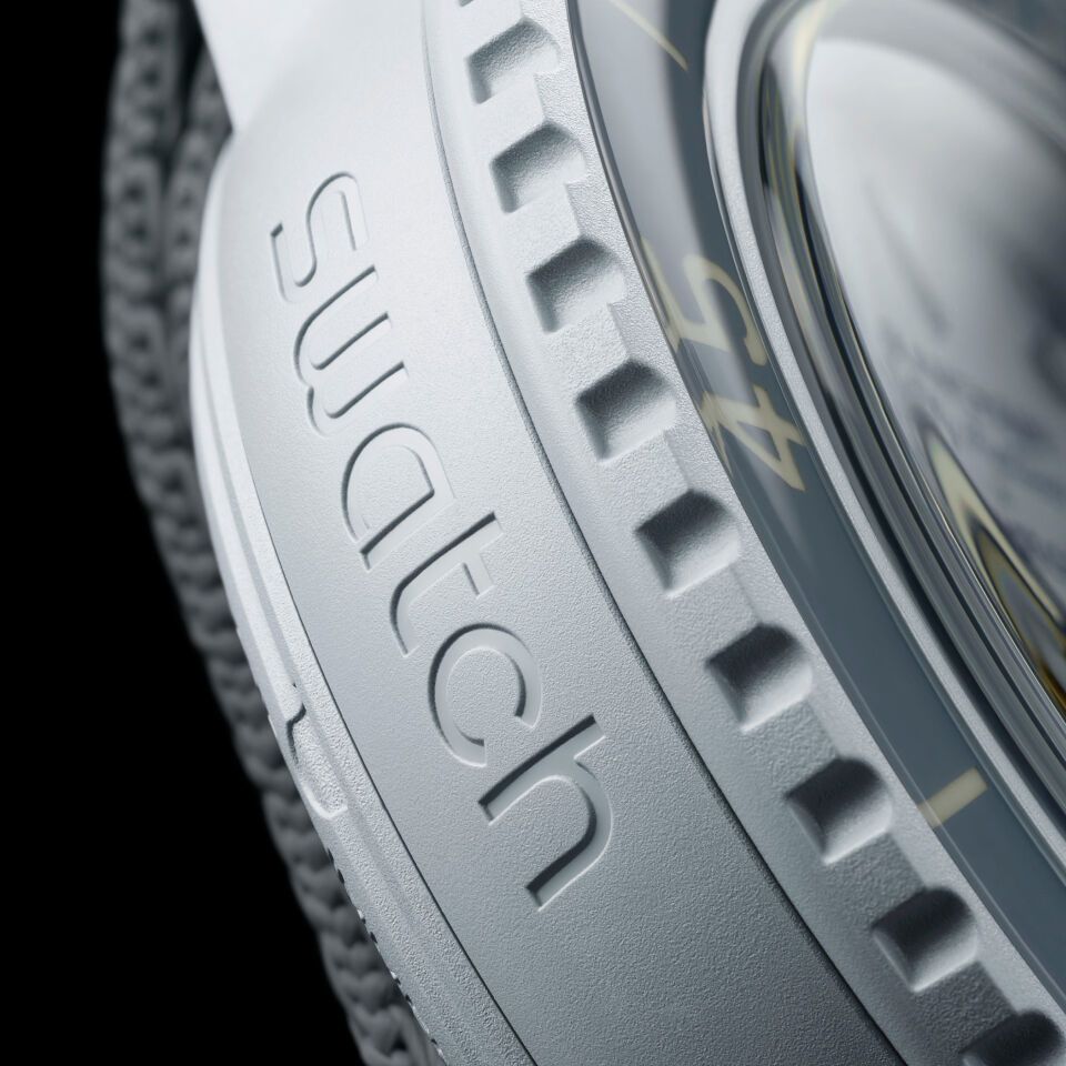 Detalhe da caixa em Bioceramic do Blancpain X Swatch