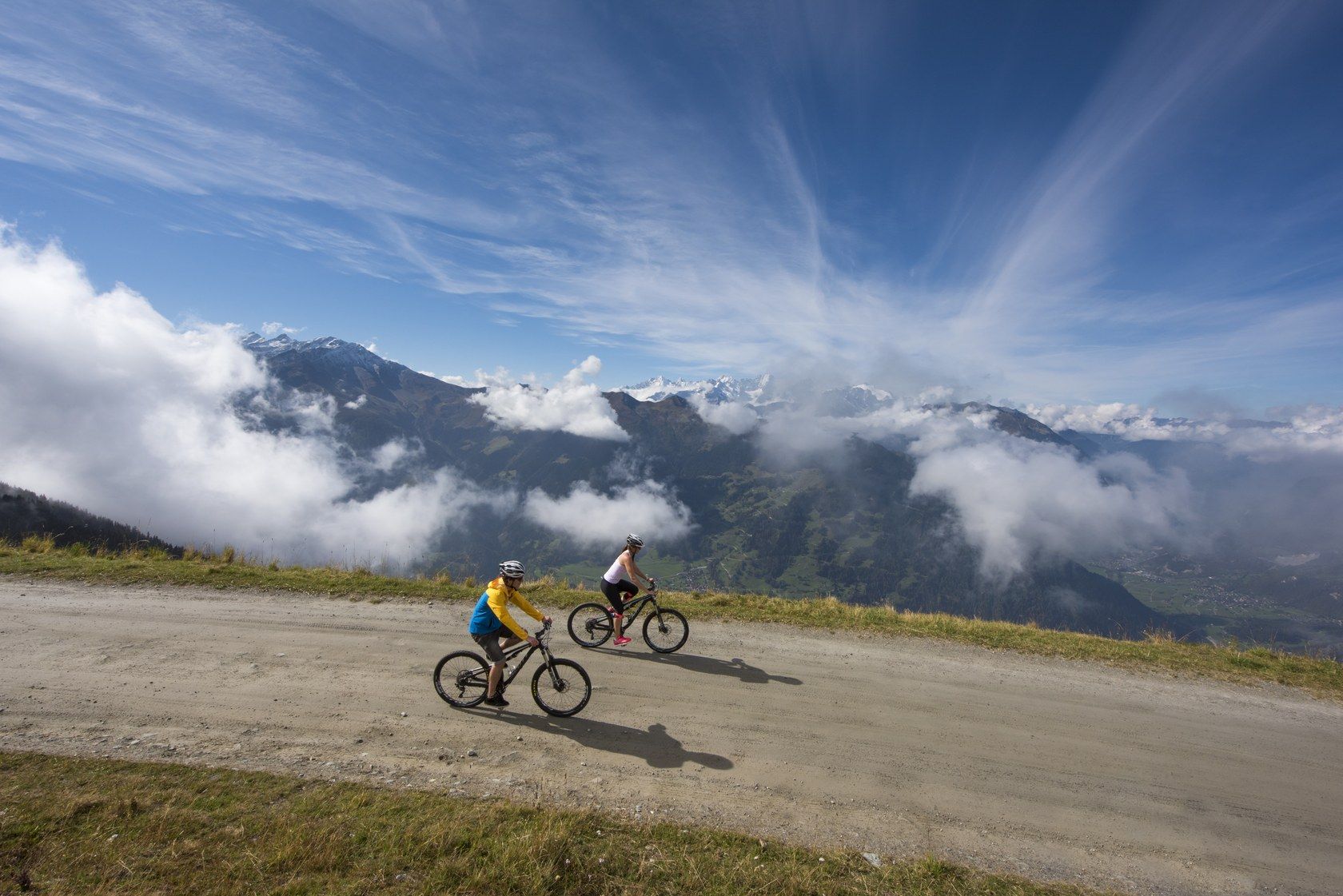 Fotografia da matéria: The Lodge Lança Retiro de Mountain Bike Liderado pelos Campeões Mundiais Suíços Kathrin Stirnemann e Joris Ryf